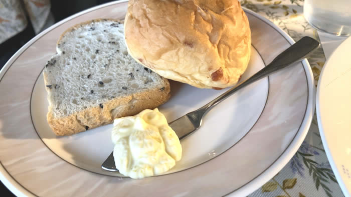 レストラン＆カフェ セゾン　ランチのパン