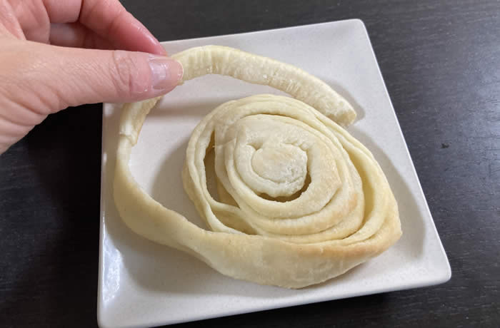 愛知県蒲郡市のご当地パン「うずまきパン」はうずまきをほどきながら食べるのが流儀